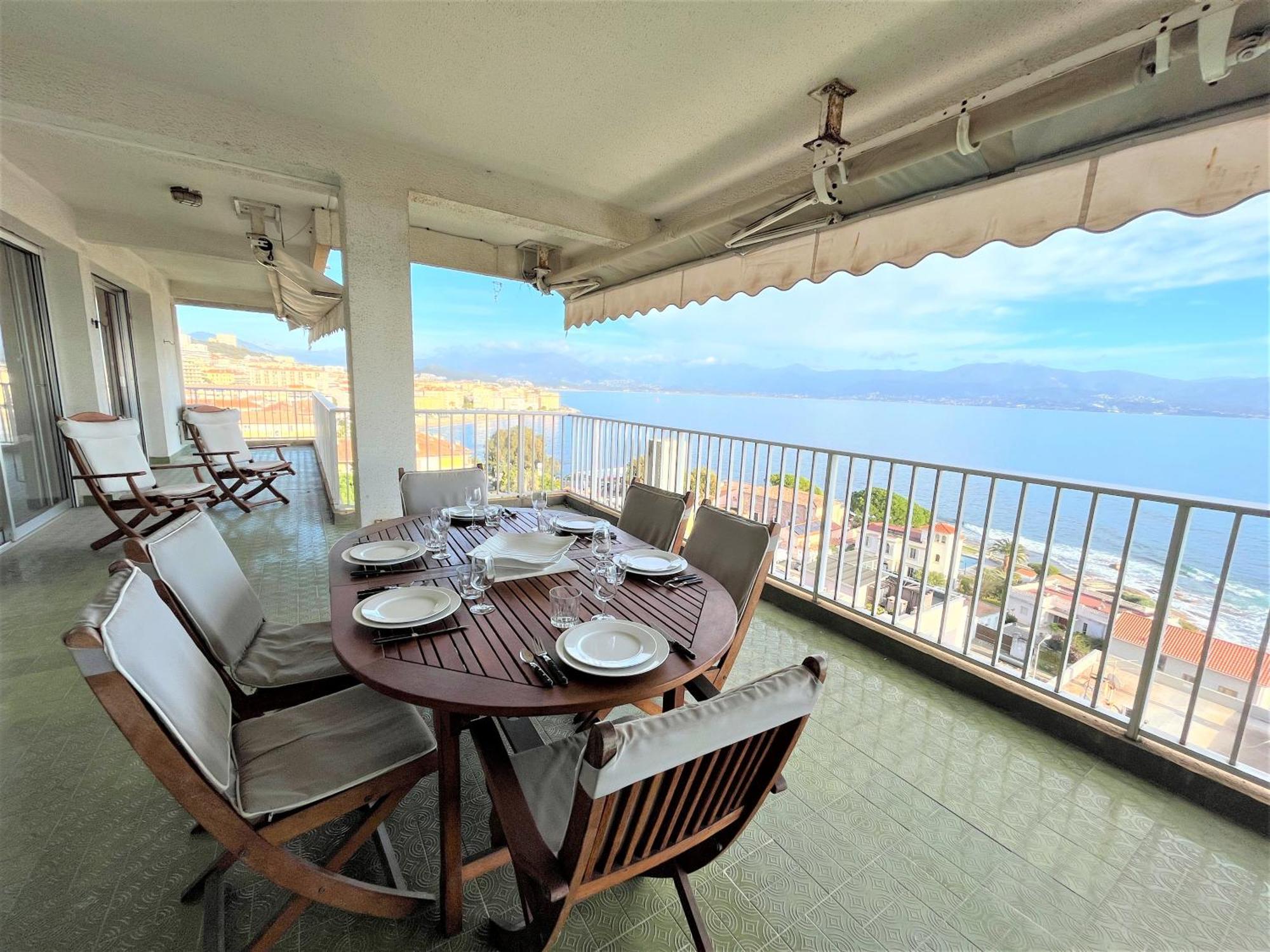 Appartement Vue Mer Carmino Ajaccio อฌักซิโอ้ ภายนอก รูปภาพ